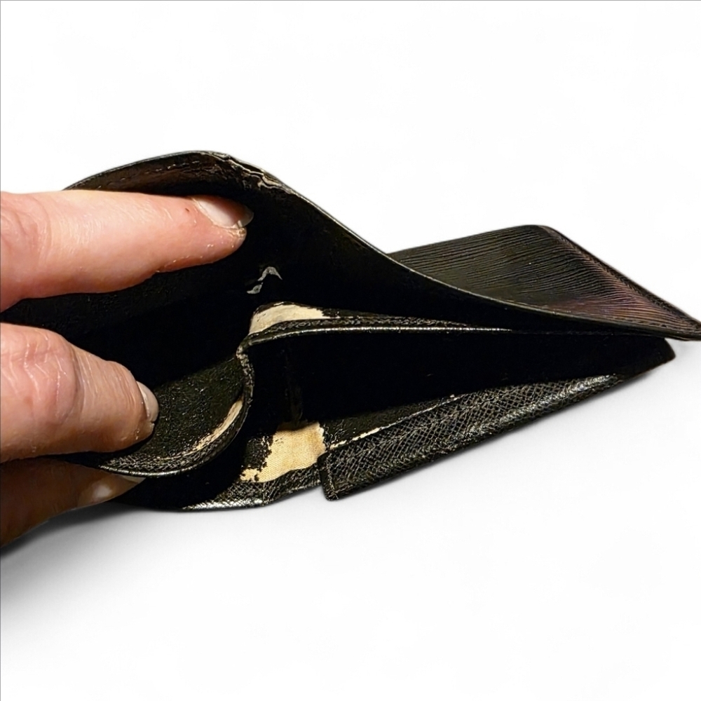 Louis Vuitton Epi Leather Porte Monnaie Marco Bifold Wallet - Black - Picture 2 of 5